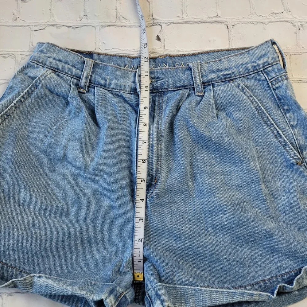 ✅ American Eagle Women's light blue mom shorts size 6
